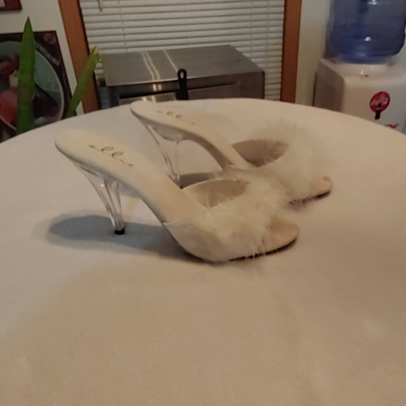 Heels - Picture 1 of 8